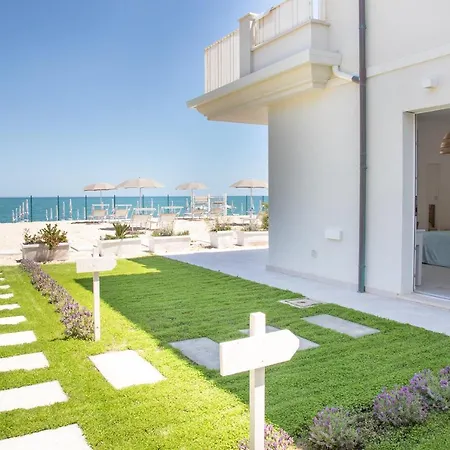 Amare Πανσιόν Numana