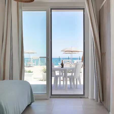 Amare Πανσιόν Numana