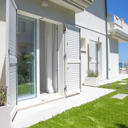 Amare Guest house 4*