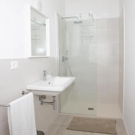 Amare Guest house 4*